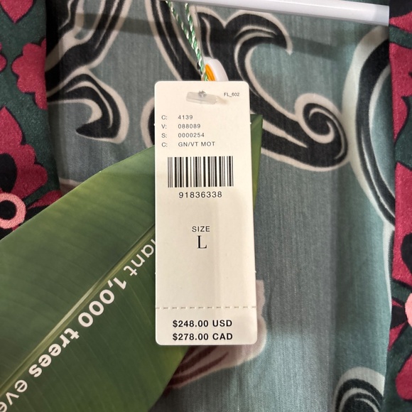 Farm Rio NWT Large - Picture 3 of 4